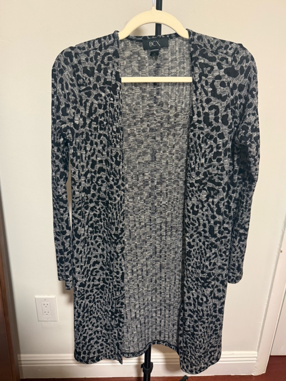 BCX Black & Gray Leopard-Print Open Front Cardigan